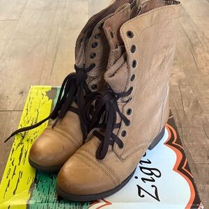 Zigi Soho Tan Lace Up Boots